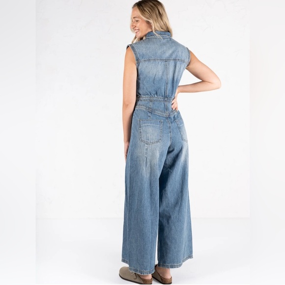 Bluivy Sleeveless Wide-Leg Blue Overalls - Picture 2 of 13